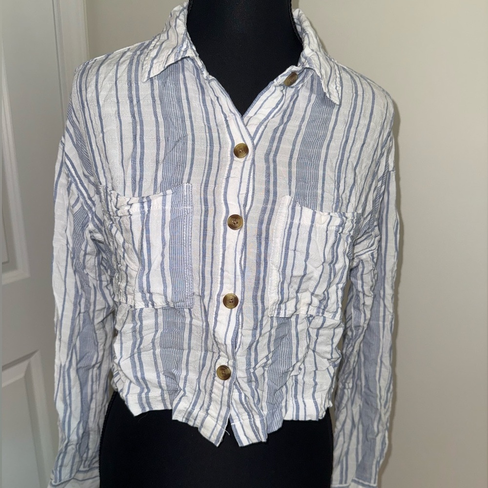 Aeropostale Light Blue and White Cropped Blouse